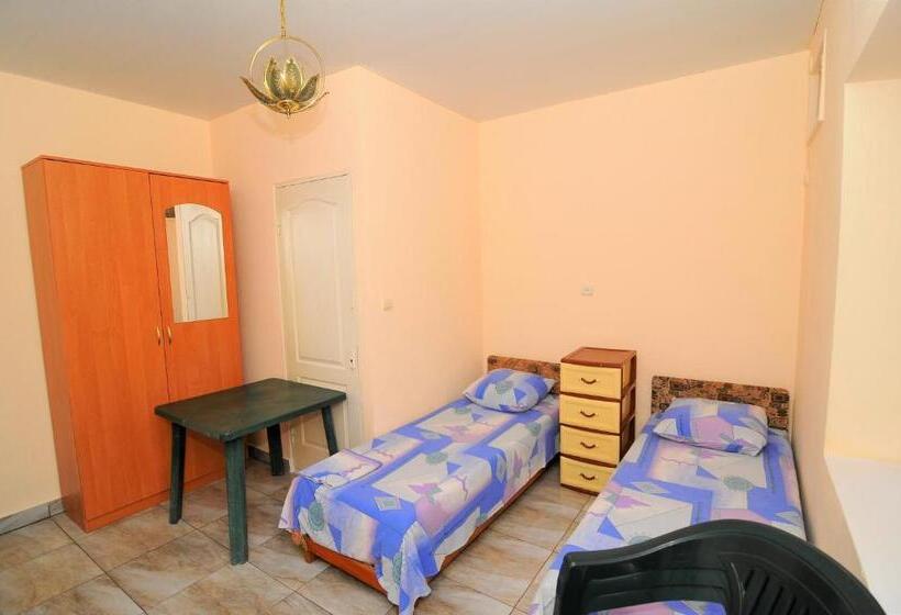 이코노미 트리플 룸, база відпочинку сонячна