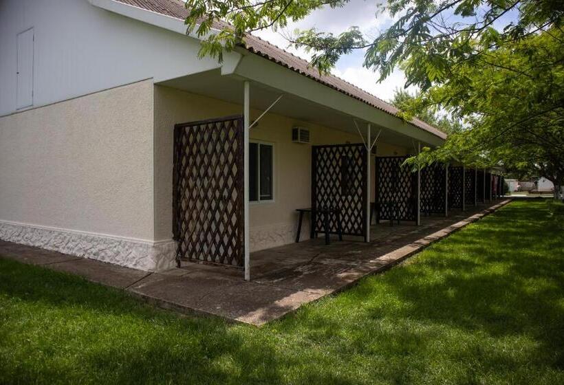 이코노이 4인룸, база відпочинку сонячна