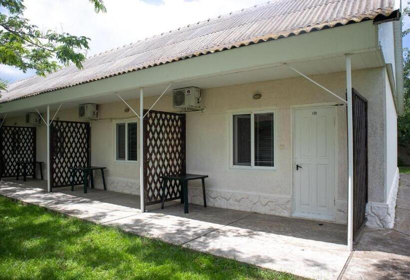 이코노이 4인룸, база відпочинку сонячна