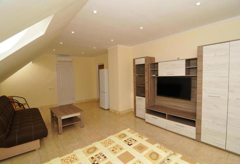 4인용 스탠다드 룸, база відпочинку сонячна