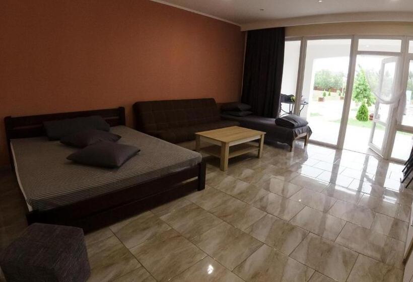 풀장 전망 스위트, база відпочинку сонячна