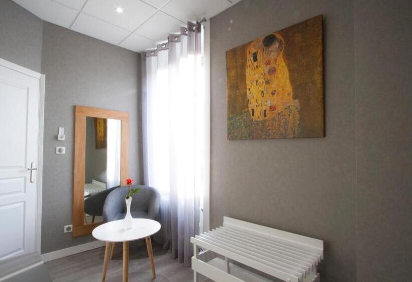 スーペリアールーム, Brit Hotel Roanne   Le Grand Hôtel