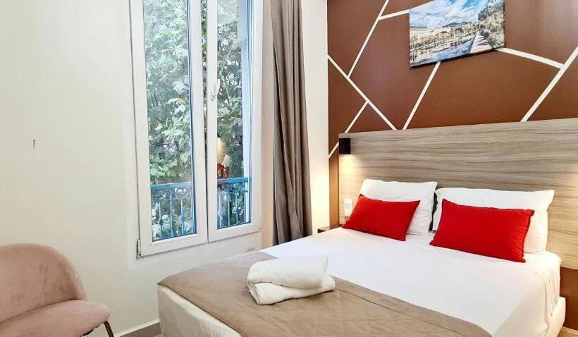 이코노미 룸, Evelia Hotels