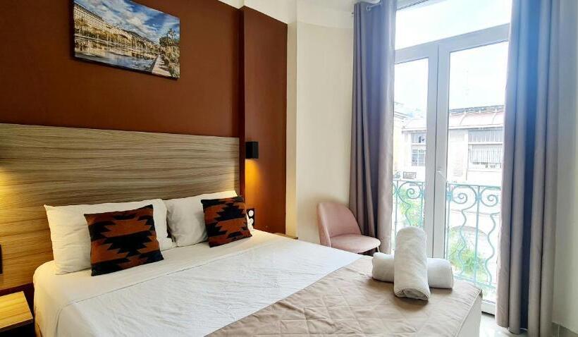 エコノミールーム, Evelia Hotels