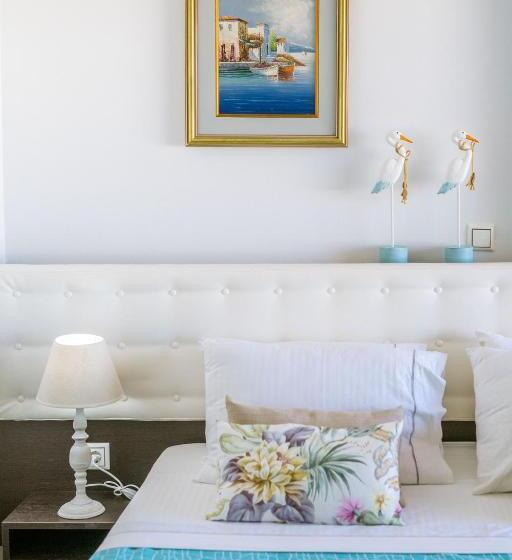 إستديو عائلى, 3aktes Suites & Studios