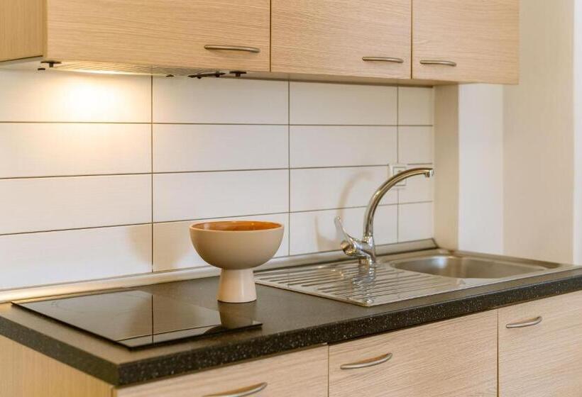 إستوديو قياسى مطل على البحر, 3aktes Suites & Studios