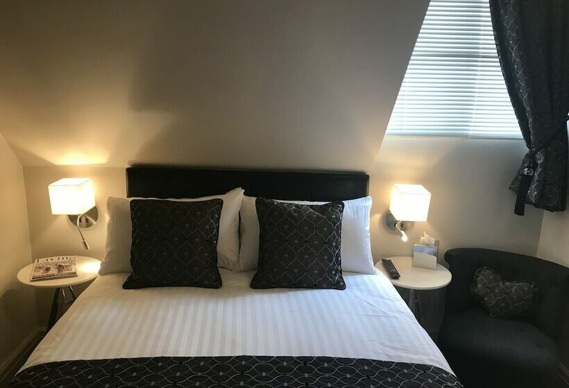 Номер Стандарт, Ashbourne House