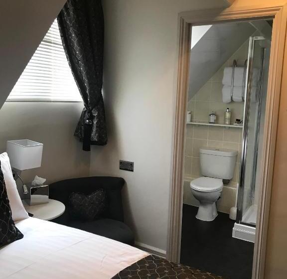 Номер Стандарт, Ashbourne House