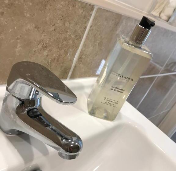 Номер Стандарт, Ashbourne House