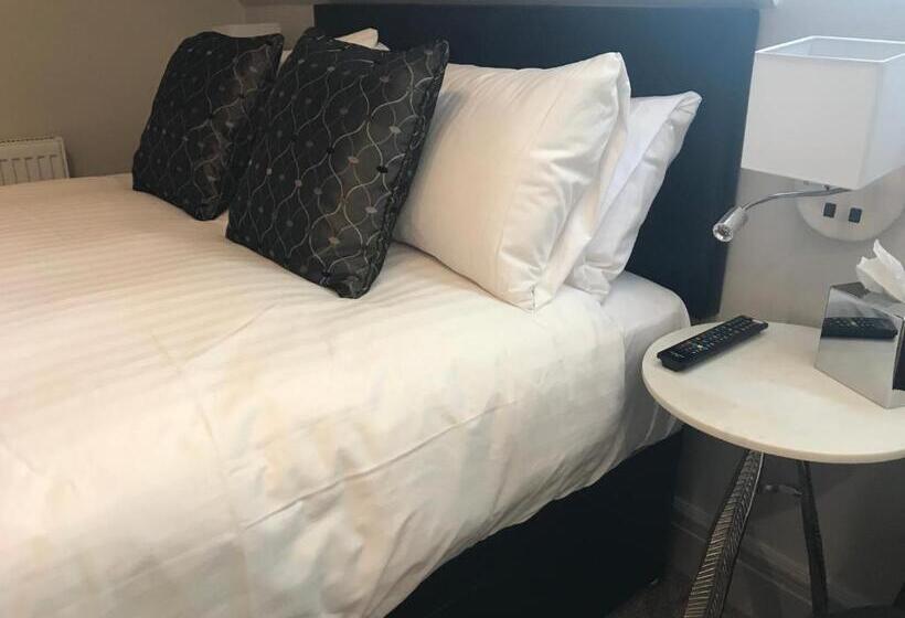 Номер Стандарт, Ashbourne House