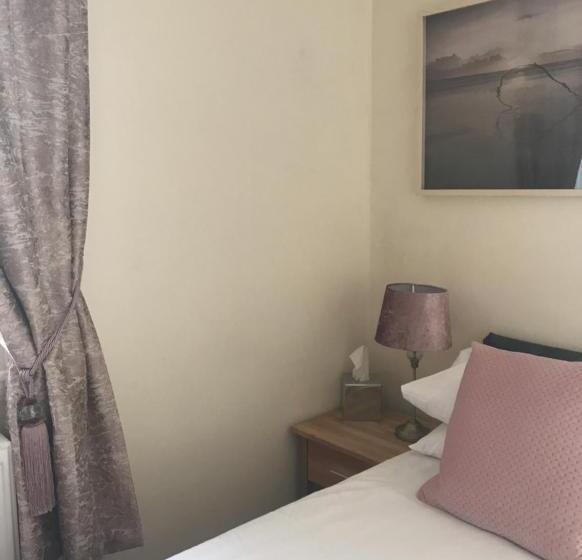 اتاق استاندارد با تخت بزرگ, Ashbourne House