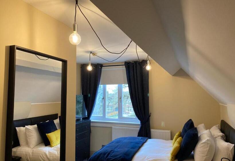 Номер Стандарт, Ashbourne House