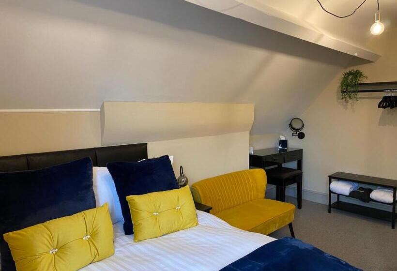 Номер Стандарт, Ashbourne House