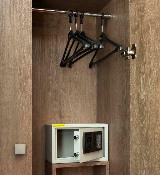 اتاق راحتی, Brit Du Moulin De La Pioline La Table A Fromages