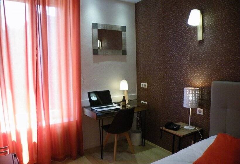 Классический Номер, Brit Hotel Roanne   Le Grand Hôtel
