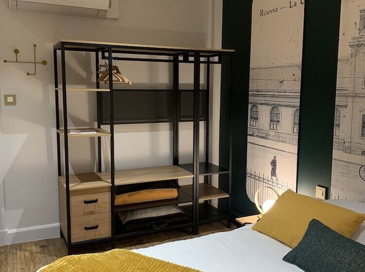 Классический Номер, Brit Hotel Roanne   Le Grand Hôtel