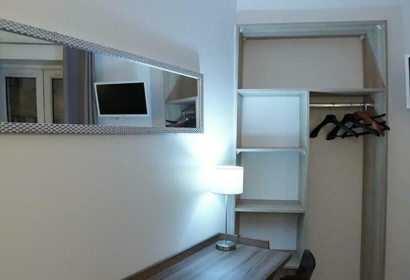 اتاق استاندارد, De L Europe