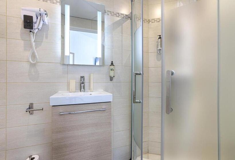 标准单人间, De Paris