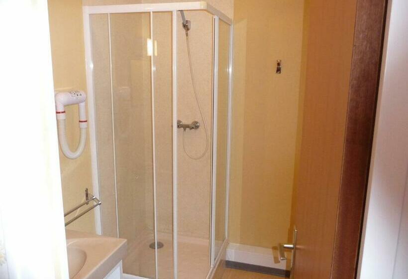 Семейный Номер, Du Haut Marais