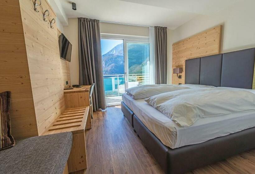 Pokój Deluxe, Fontanella