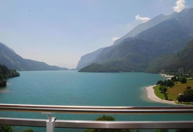 Superior room with lake view, Fontanella