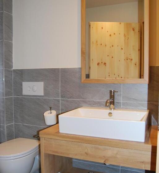 Superior room with lake view, Fontanella