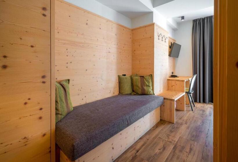 Pokój Deluxe, Fontanella