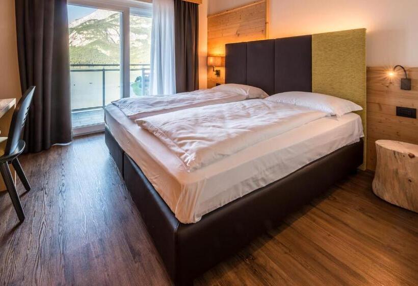 Pokój Deluxe, Fontanella