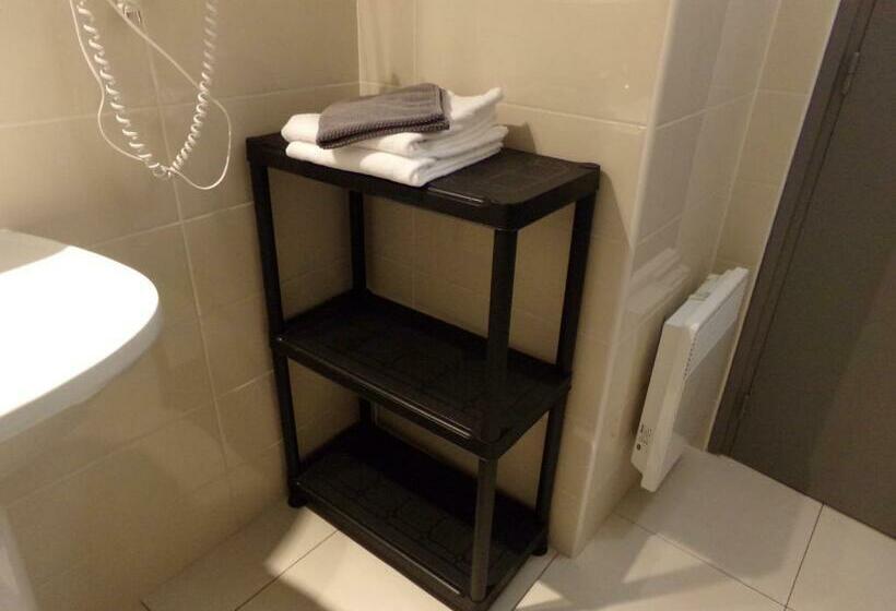 غرفة قياسية, De La Plage