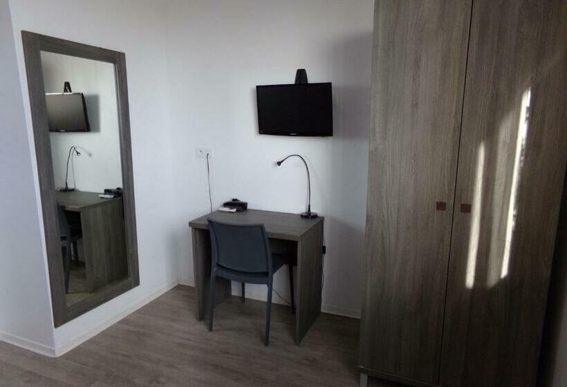 غرفة قياسية رباعية, De La Plage