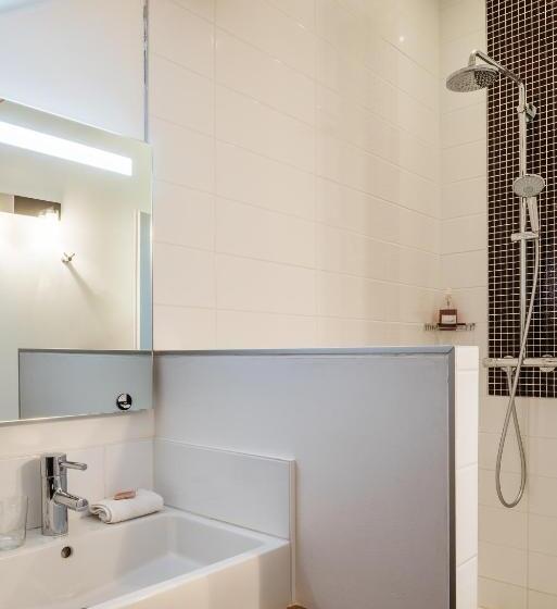 Chambre Familiale, Hôtel Le Clos Du Colombier 1817 Vignes & Spa