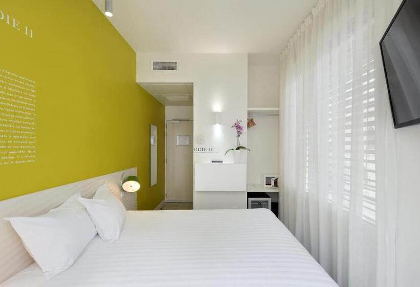 اتاق استاندارد یک نفره, Les Voiles