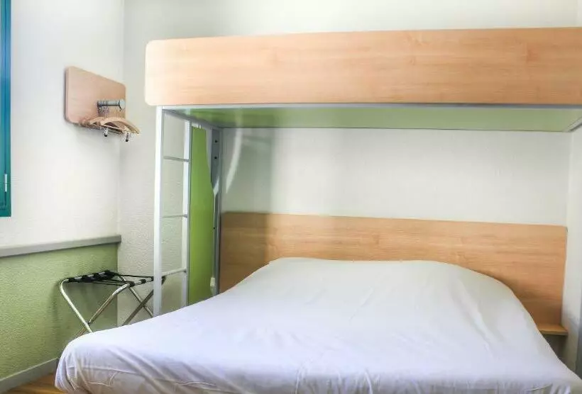 اتاق استاندارد سه نفره, Inn Design Laon