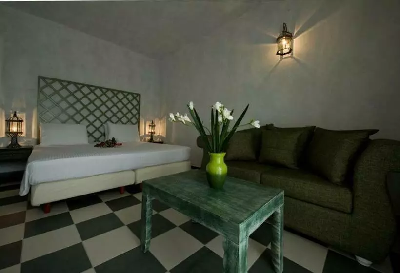 اتاق لوکس با چشم‌انداز دریا, Irida Boutique
