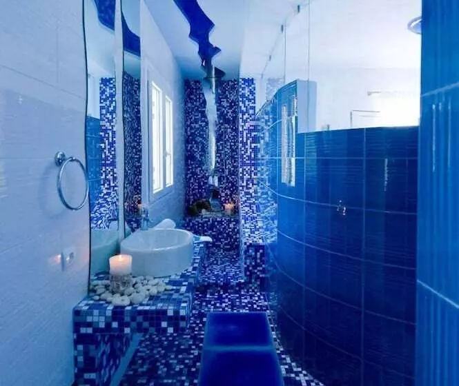 سوییت سینیور با چشم‌انداز دریا, Irida Boutique