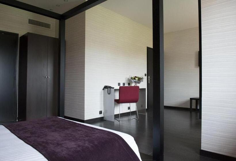 جناح جونيور, Le Domaine Des Lys