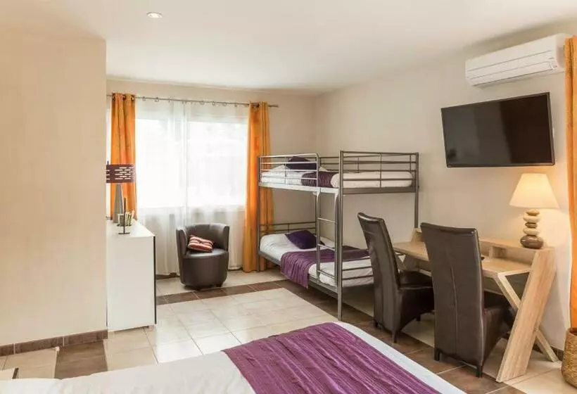スタンダード４人部屋, Logis Hôtel L Oliveraie