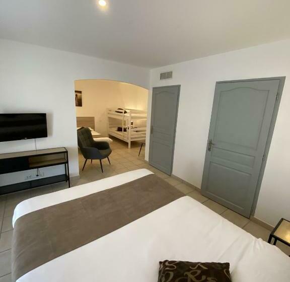 经典家庭房间, Logis Hôtel L Oliveraie