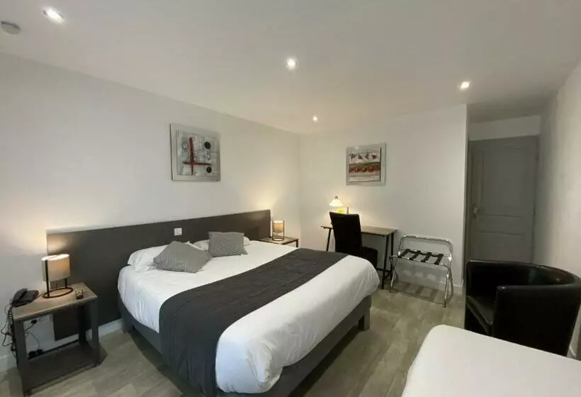 スタンダードトリプルルーム, Logis Hôtel L Oliveraie