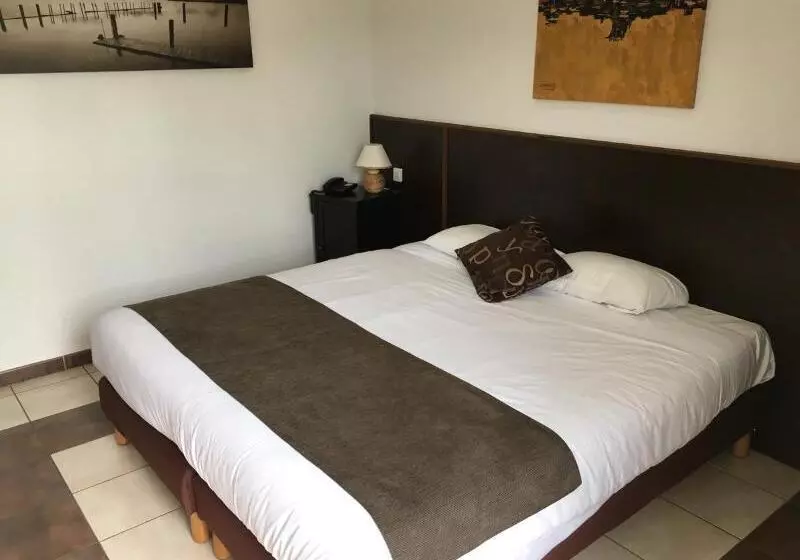 スタンダードトリプルルーム, Logis Hôtel L Oliveraie