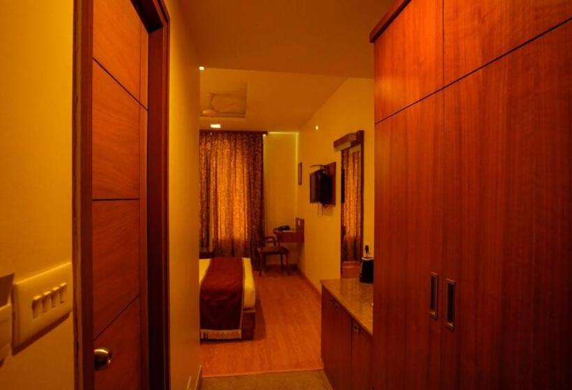 标准间, National Residency