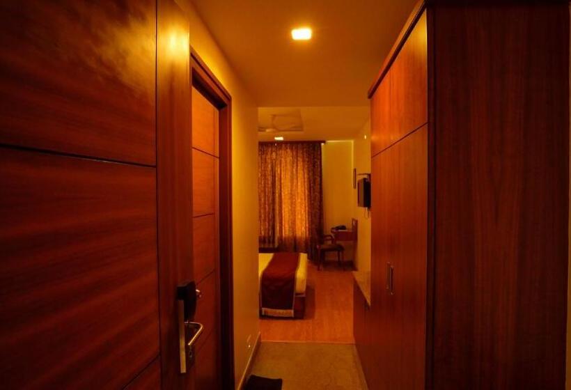 标准间, National Residency