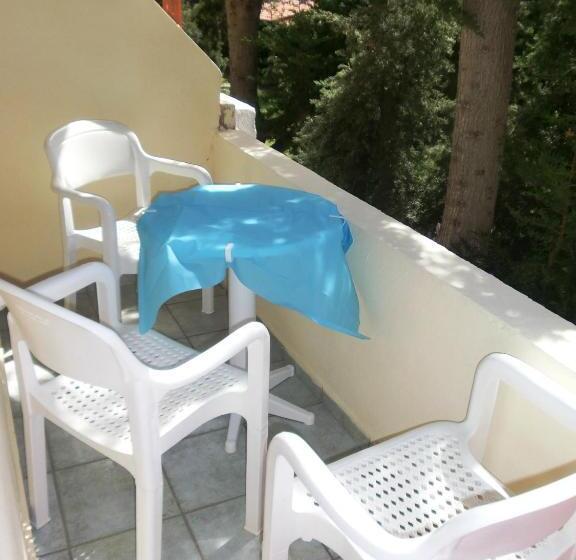 Standard Kolmen Hengen Huone, Neos Matala