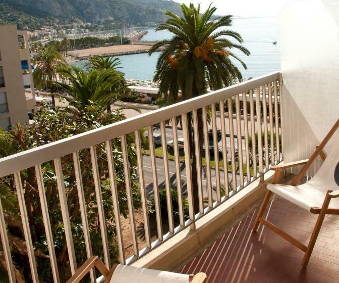 اتاق سوپریور با بالکن, Palm Garavan