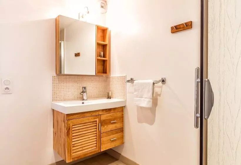 ダブルベッドのスタンダードスタジオ, Resid Spa Loire & Sevre
