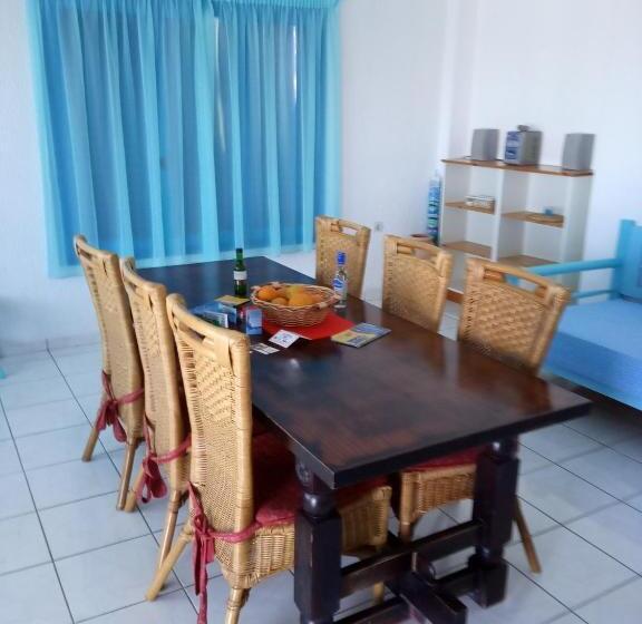 Appartement 3 Chambres Vue Mer, Residence Gerani