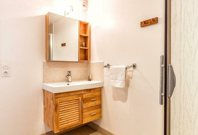 スタンダードスタジオ, Resid Spa Loire & Sevre