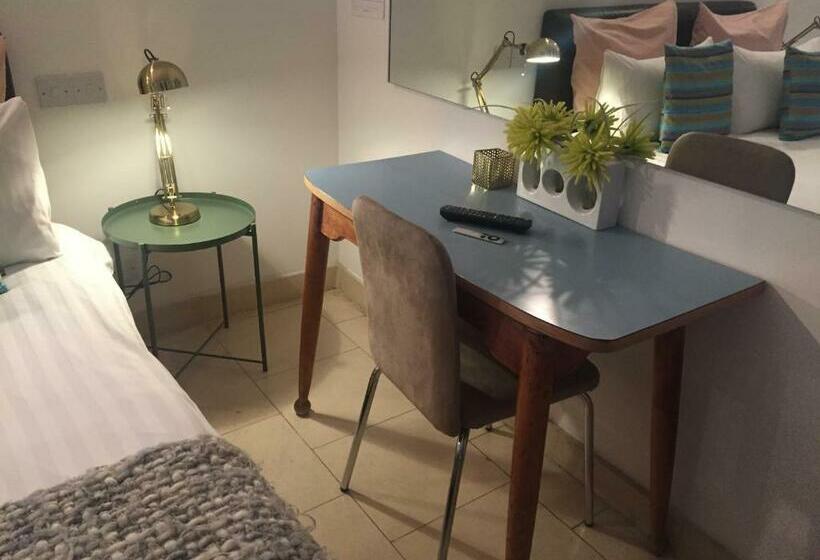 Quarto Standard Cama King, The Luxury Inn