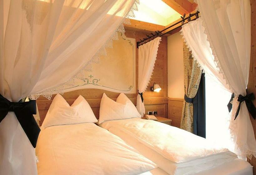 جناح, Alphotel Taller