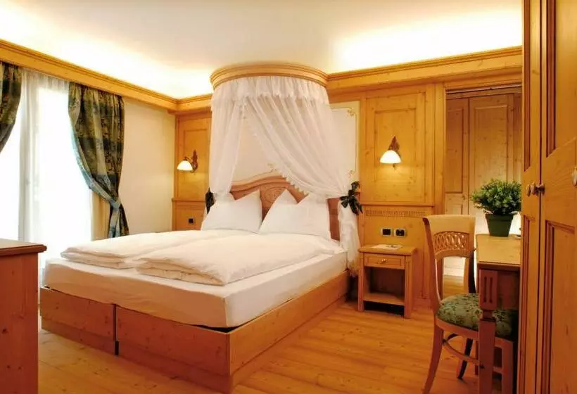 スイート, Alphotel Taller